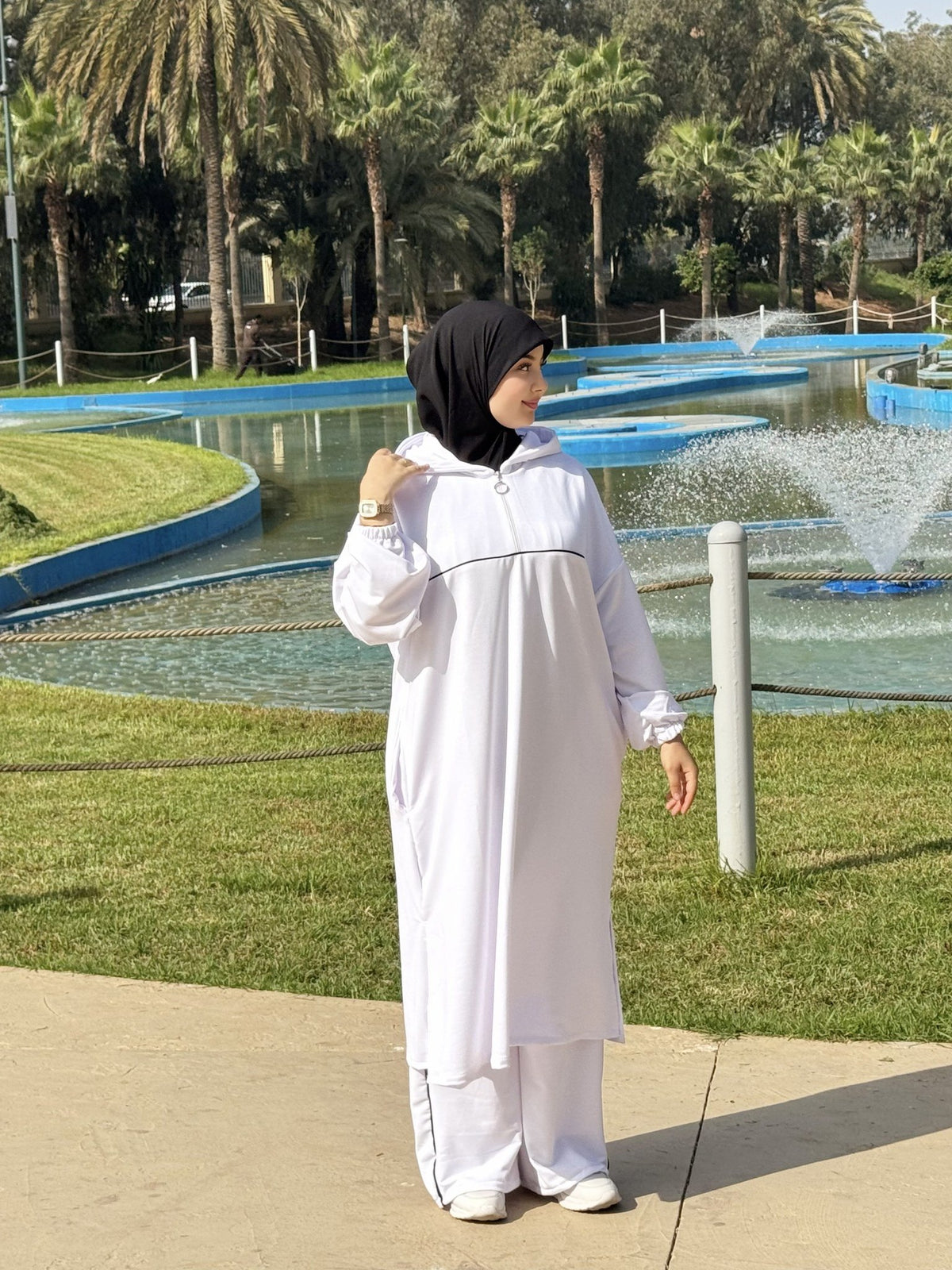 طقم رياضي للمحجبات - أبيض