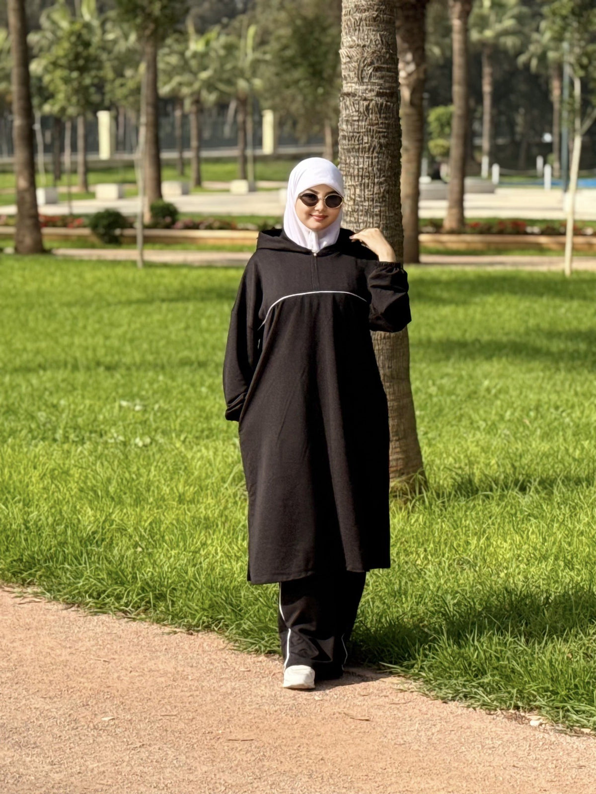 طقم رياضي للمحجبات - أسود