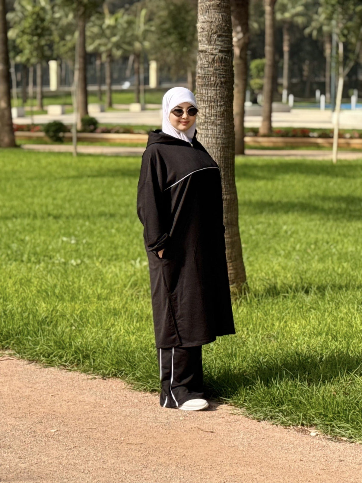 طقم رياضي للمحجبات - أسود